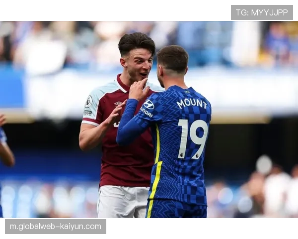 切尔西设置三人前场留守 定位球后反抢发动快速转换进攻